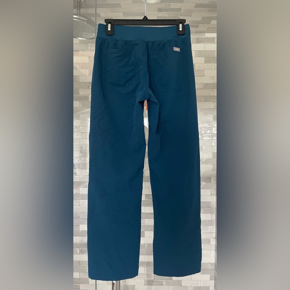 FIGS Livingston Basic Scrub Pants size XS petite - Picture 2 of 3
